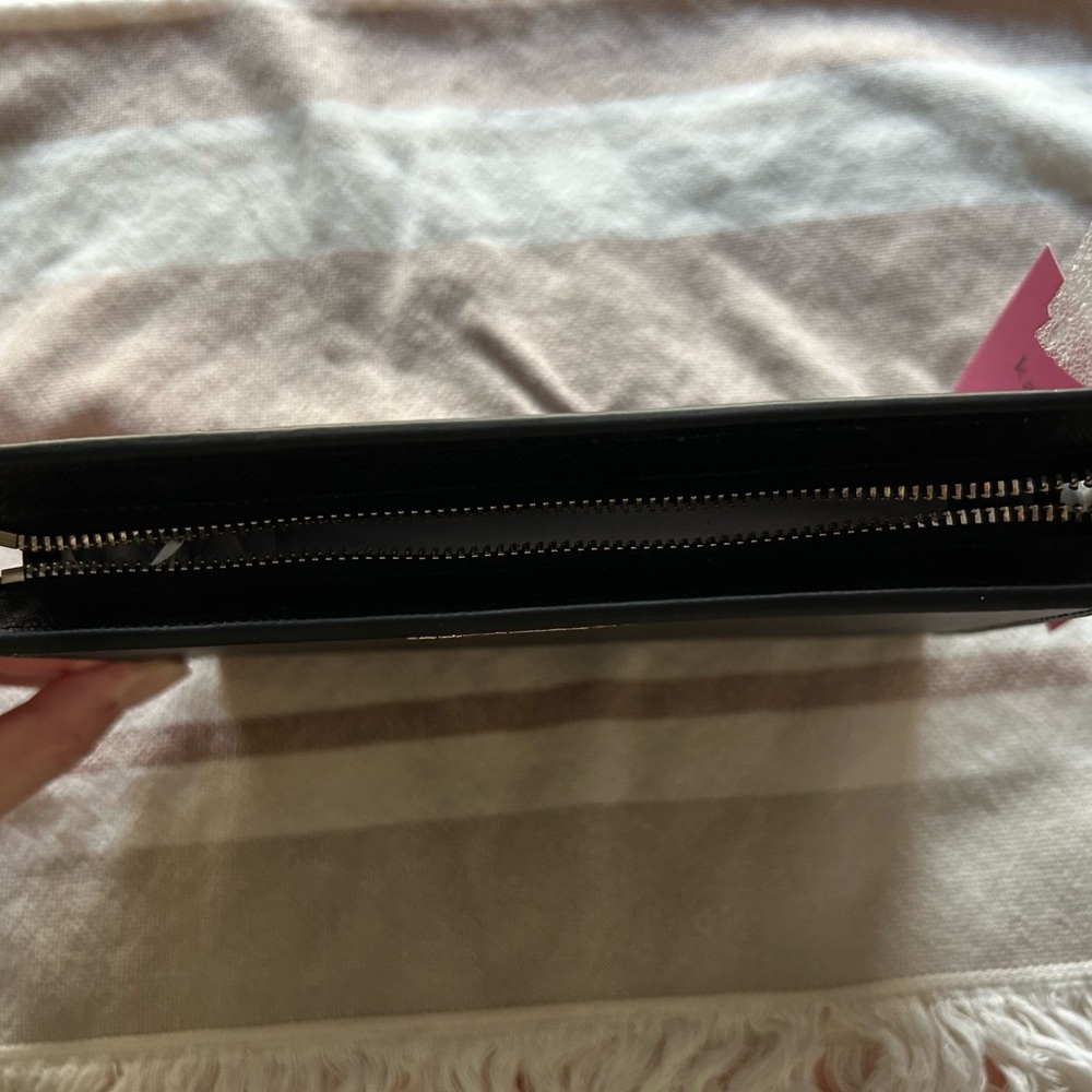 NWT Kate Spade Clutch Wristlet Excellent Condition Unique Size Fits All You Need - Picture 7 of 10